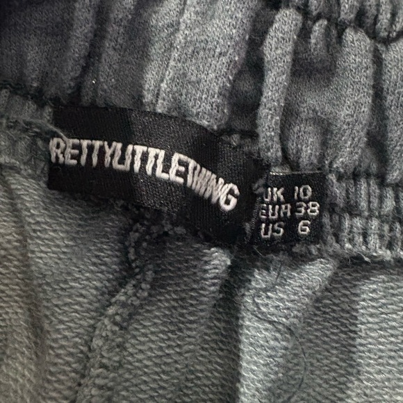 PrettyLittleThing Gray Cargo Pants - Picture 4 of 5